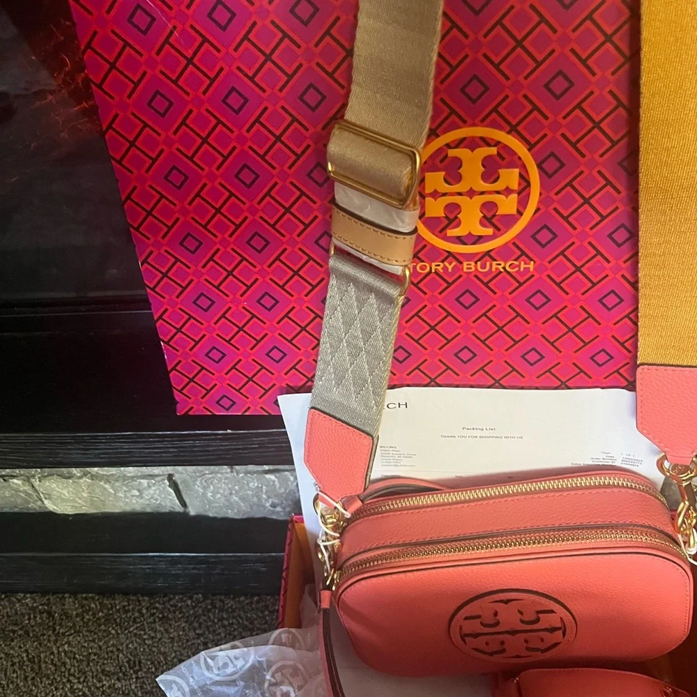 😍”Tory Burch” Crossbody Bag & Sandal Bundle‼️ - Picture 3 of 4